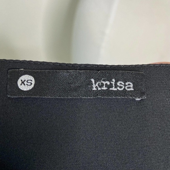 Krisa Cold Shoulder Tunic - Picture 9 of 9